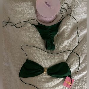 Valentina Voight V-kini set